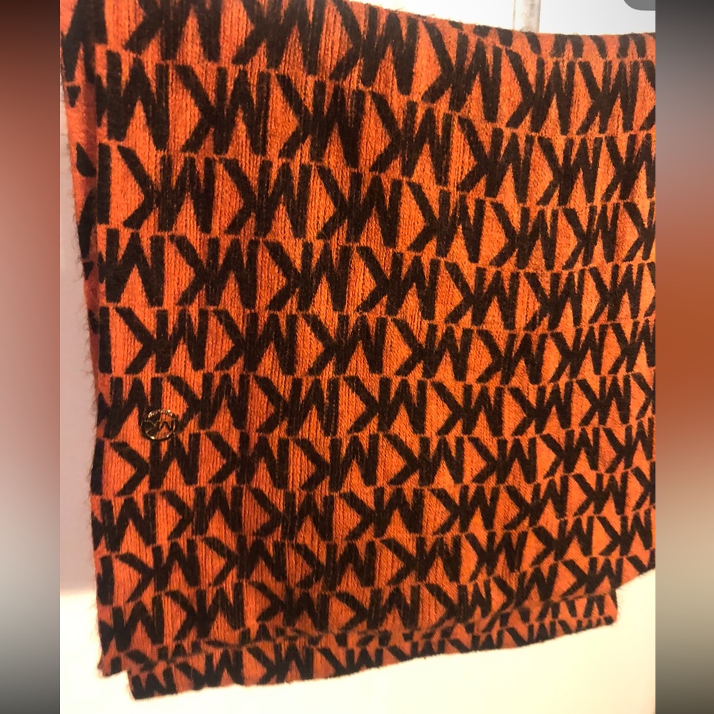 MK Scarf